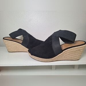 Reaction Kenneth Cole Black Wedge Sandals